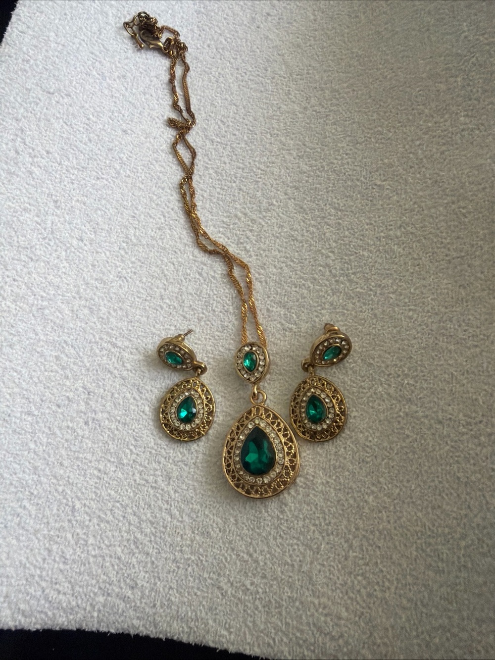 Gold-Tone Necklace and Earring Set with Emerald Green Teardrop Stones